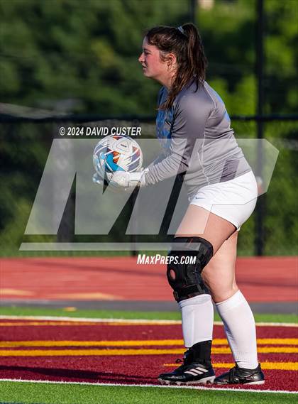 Thumbnail 2 in Yorktown @ Oakton (VHSL Class 6 Region D Quarter Final) photogallery.