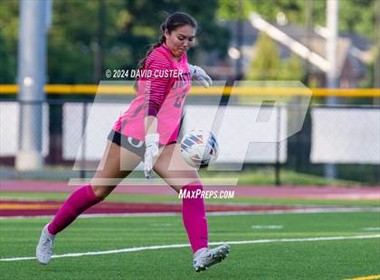 Thumbnail 1 in Yorktown @ Oakton (VHSL Class 6 Region D Quarter Final) photogallery.