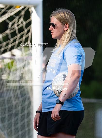 Thumbnail 2 in Yorktown @ Oakton (VHSL Class 6 Region D Quarter Final) photogallery.
