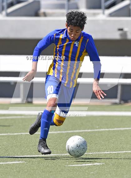 Thumbnail 3 in San Elizario vs Bridgeport (4A Region 1 Final) photogallery.