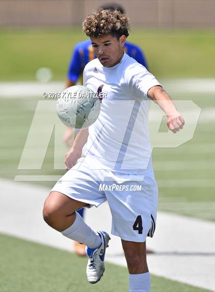 Thumbnail 2 in San Elizario vs Bridgeport (4A Region 1 Final) photogallery.