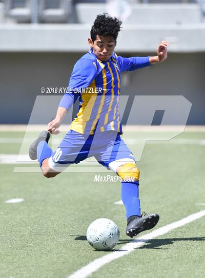 Thumbnail 2 in San Elizario vs Bridgeport (4A Region 1 Final) photogallery.