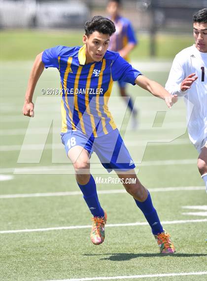 Thumbnail 1 in San Elizario vs Bridgeport (4A Region 1 Final) photogallery.