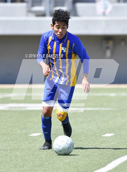 Thumbnail 2 in San Elizario vs Bridgeport (4A Region 1 Final) photogallery.