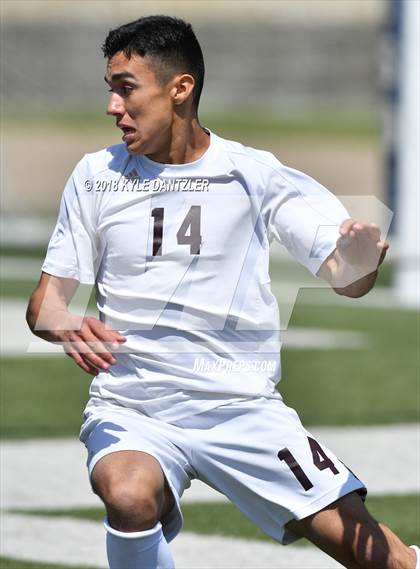 Thumbnail 3 in San Elizario vs Bridgeport (4A Region 1 Final) photogallery.
