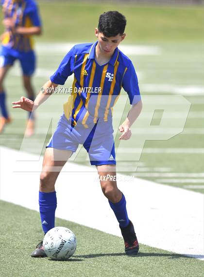 Thumbnail 2 in San Elizario vs Bridgeport (4A Region 1 Final) photogallery.