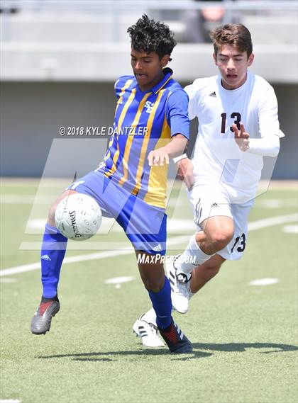 Thumbnail 1 in San Elizario vs Bridgeport (4A Region 1 Final) photogallery.