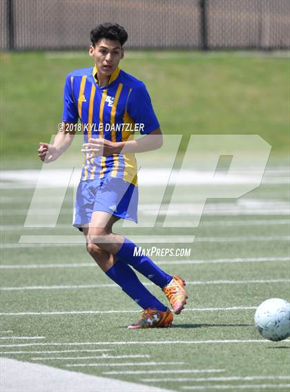 Thumbnail 3 in San Elizario vs Bridgeport (4A Region 1 Final) photogallery.
