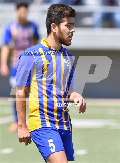 Thumbnail 1 in San Elizario vs Bridgeport (4A Region 1 Final) photogallery.