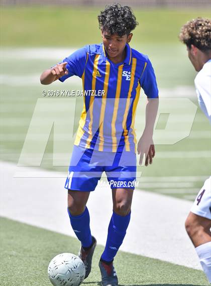 Thumbnail 3 in San Elizario vs Bridgeport (4A Region 1 Final) photogallery.