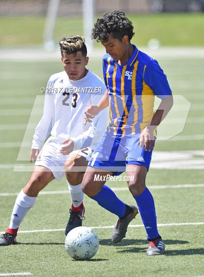 Thumbnail 1 in San Elizario vs Bridgeport (4A Region 1 Final) photogallery.