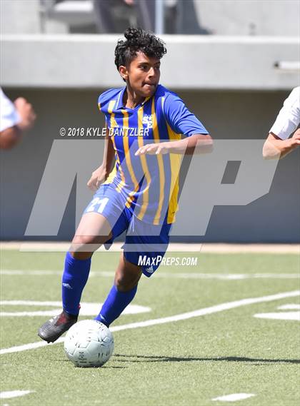 Thumbnail 2 in San Elizario vs Bridgeport (4A Region 1 Final) photogallery.