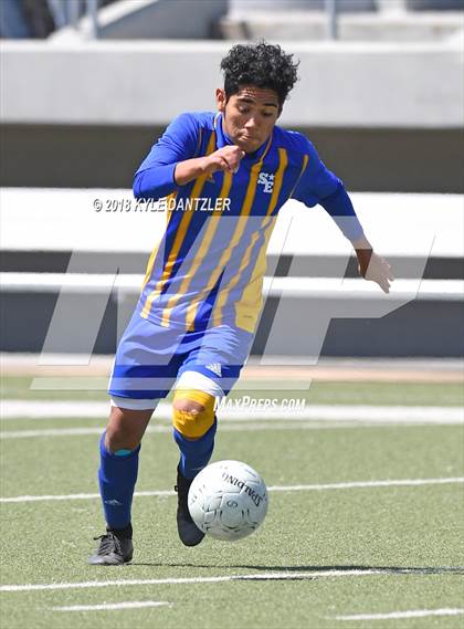 Thumbnail 1 in San Elizario vs Bridgeport (4A Region 1 Final) photogallery.