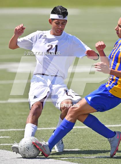 Thumbnail 3 in San Elizario vs Bridgeport (4A Region 1 Final) photogallery.