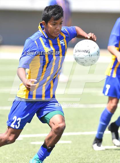 Thumbnail 3 in San Elizario vs Bridgeport (4A Region 1 Final) photogallery.