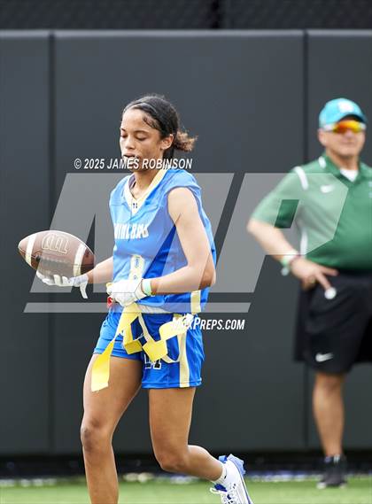 Thumbnail 3 in Choctawhatchee vs Mainland (Jaguars Preseason Classic) photogallery.