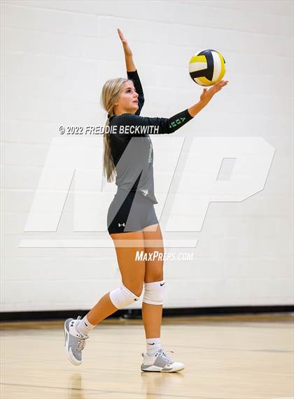 Thumbnail 2 in Tioga vs. Valley View (Denison Invitational Showcase) photogallery.