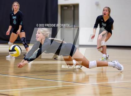 Thumbnail 2 in Tioga vs. Valley View (Denison Invitational Showcase) photogallery.