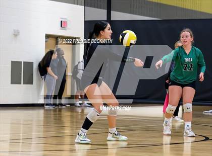 Thumbnail 1 in Tioga vs. Valley View (Denison Invitational Showcase) photogallery.