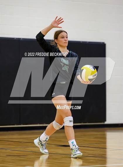 Thumbnail 2 in Tioga vs. Valley View (Denison Invitational Showcase) photogallery.