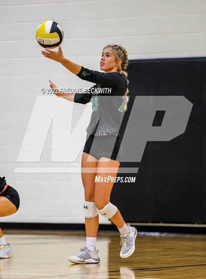 Thumbnail 2 in Tioga vs. Valley View (Denison Invitational Showcase) photogallery.