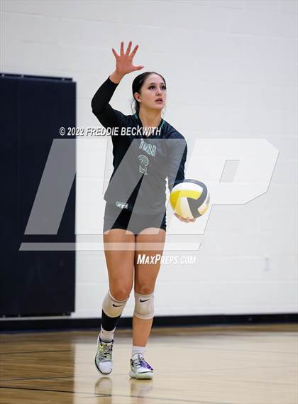 Thumbnail 2 in Tioga vs. Valley View (Denison Invitational Showcase) photogallery.
