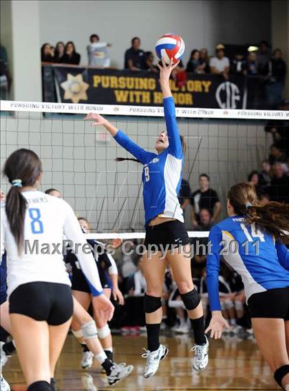 Thumbnail 3 in La Costa Canyon vs. Presentation (CIF State D2 Final) photogallery.
