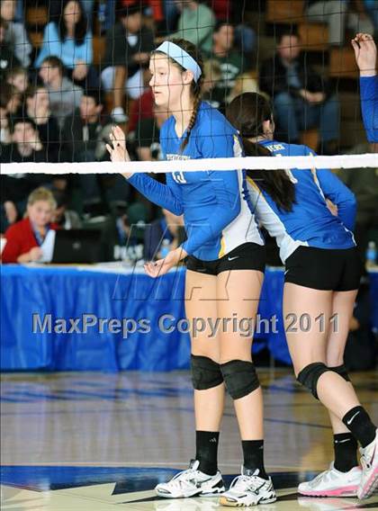 Thumbnail 3 in La Costa Canyon vs. Presentation (CIF State D2 Final) photogallery.