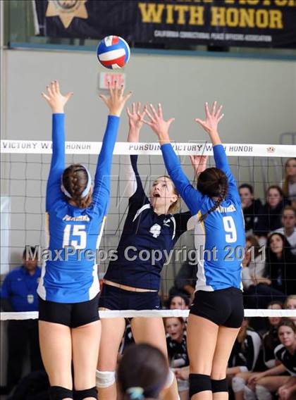 Thumbnail 2 in La Costa Canyon vs. Presentation (CIF State D2 Final) photogallery.