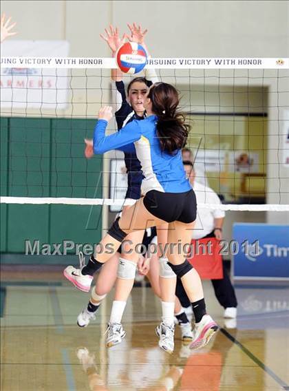 Thumbnail 1 in La Costa Canyon vs. Presentation (CIF State D2 Final) photogallery.