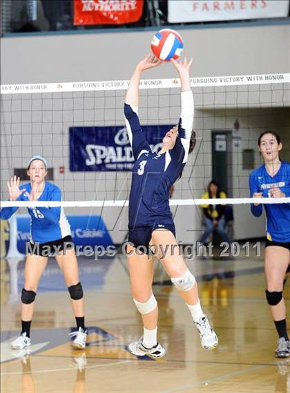 Thumbnail 3 in La Costa Canyon vs. Presentation (CIF State D2 Final) photogallery.