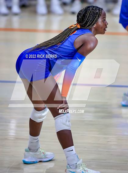 Thumbnail 2 in Grand Oaks vs College Park photogallery.