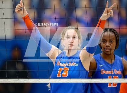 Thumbnail 3 in Grand Oaks vs College Park photogallery.