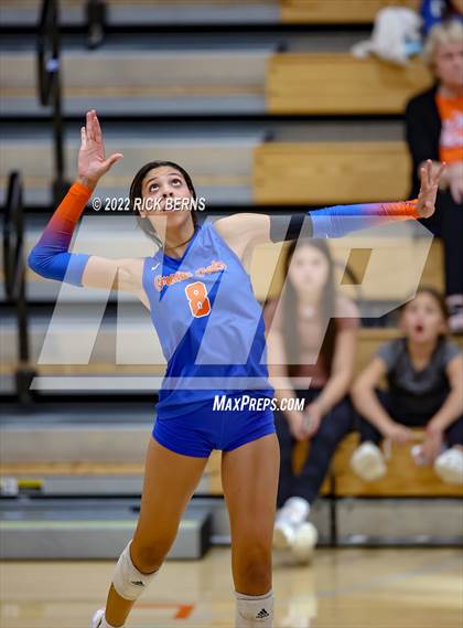 Thumbnail 2 in Grand Oaks vs College Park photogallery.