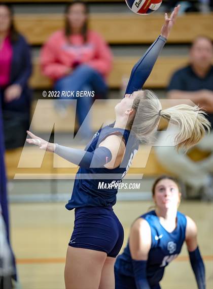 Thumbnail 2 in Grand Oaks vs College Park photogallery.