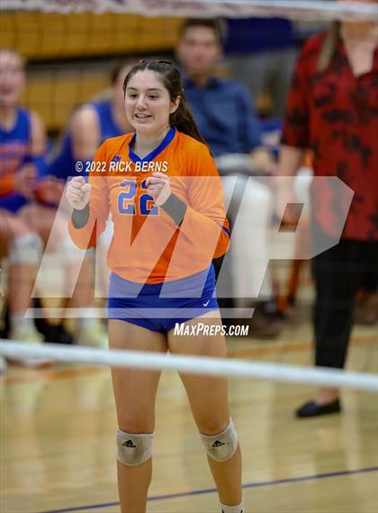 Thumbnail 1 in Grand Oaks vs College Park photogallery.