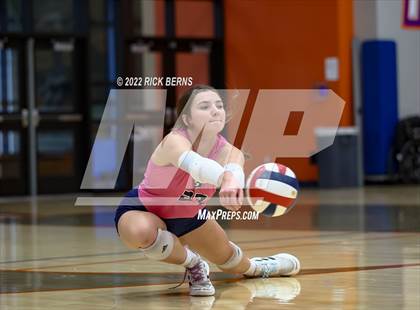 Thumbnail 1 in Grand Oaks vs College Park photogallery.