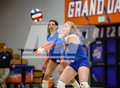 Thumbnail 3 in Grand Oaks vs College Park photogallery.