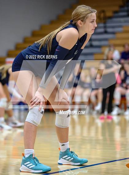 Thumbnail 1 in Grand Oaks vs College Park photogallery.