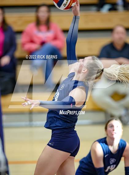Thumbnail 3 in Grand Oaks vs College Park photogallery.