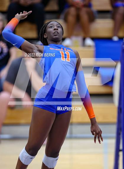 Thumbnail 2 in Grand Oaks vs College Park photogallery.