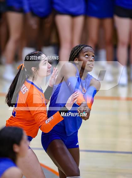 Thumbnail 2 in Grand Oaks vs College Park photogallery.