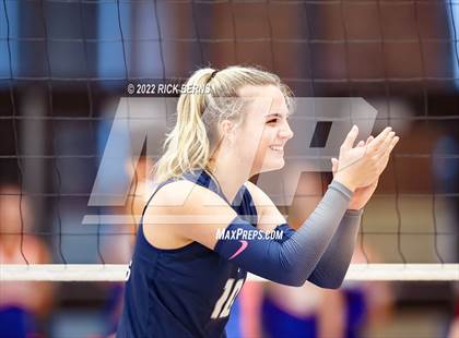 Thumbnail 3 in Grand Oaks vs College Park photogallery.