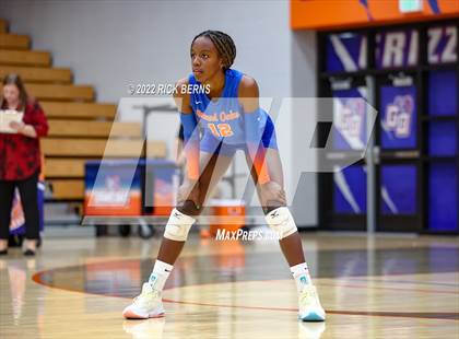 Thumbnail 3 in Grand Oaks vs College Park photogallery.