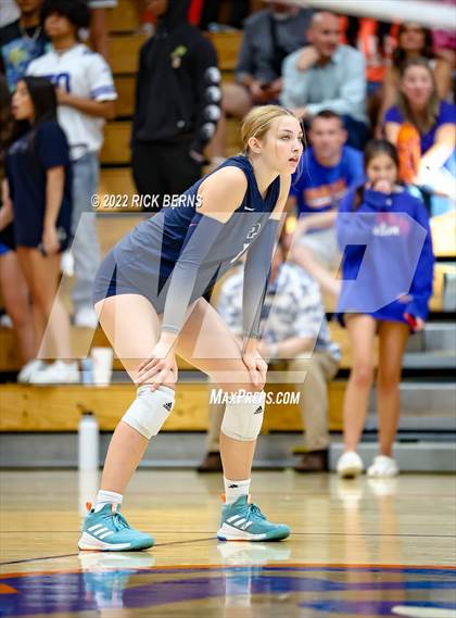 Thumbnail 3 in Grand Oaks vs College Park photogallery.