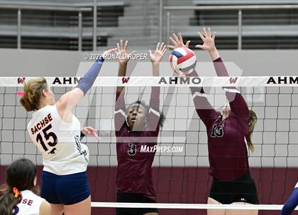 Thumbnail 1 in Sachse @ Wylie photogallery.