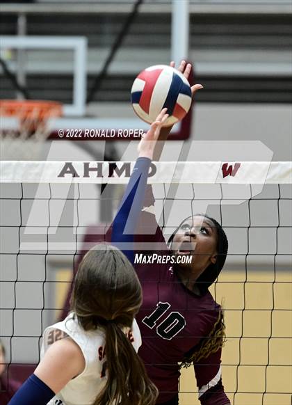 Thumbnail 1 in Sachse @ Wylie photogallery.