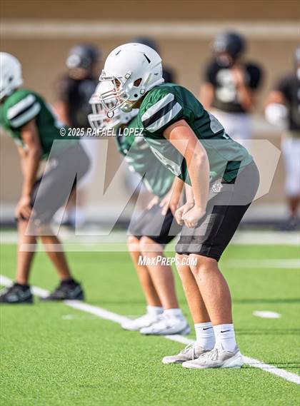 Thumbnail 3 in Kingwood Park vs. Galena Park (Scrimmage) photogallery.