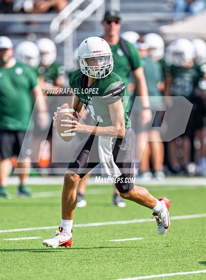 Thumbnail 3 in Kingwood Park vs. Galena Park (Scrimmage) photogallery.
