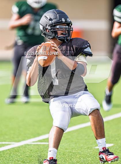 Thumbnail 3 in Kingwood Park vs. Galena Park (Scrimmage) photogallery.